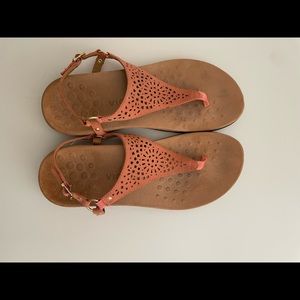 Vionic Kirra Rest Sandal- Coral Suede 9.5 W